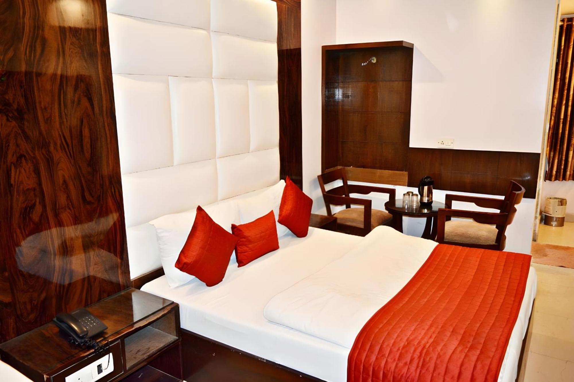 Hotel Sun International New Delhi Bagian luar foto